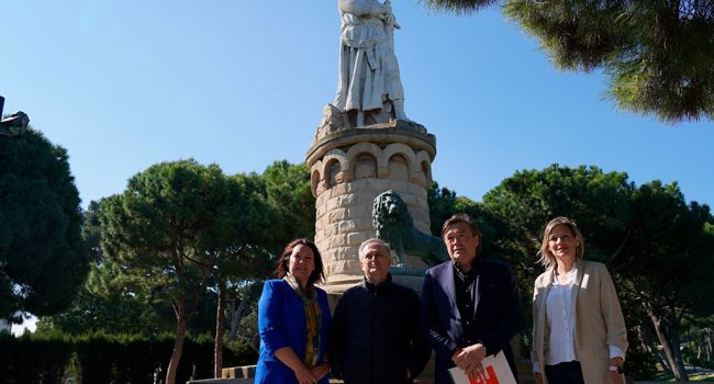 Candidatos de Teruel Existe y Aragón Existe posan por motivo de su coalición