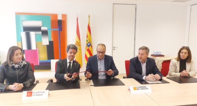 Luis Felipe en el centro junto con Felipe Faci