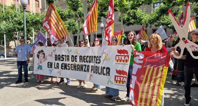 Concentración de STEA ante la sede del Gobierno de Aragón | Foto: STEA
