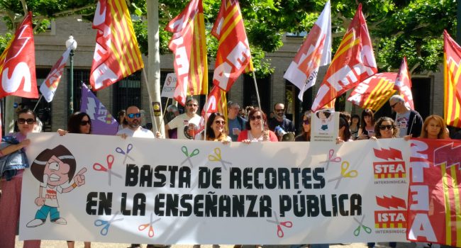 Concentración de STEA ante la sede del Gobierno de Aragón | Foto: STEA