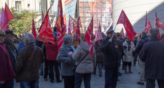 Concentración de pensionistas en Zaragoza. Foto:  @CCOOAragon