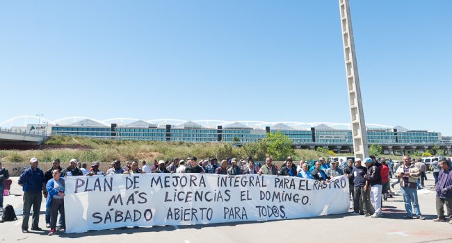Decenas de vendedores durante un acto reivindicativo.