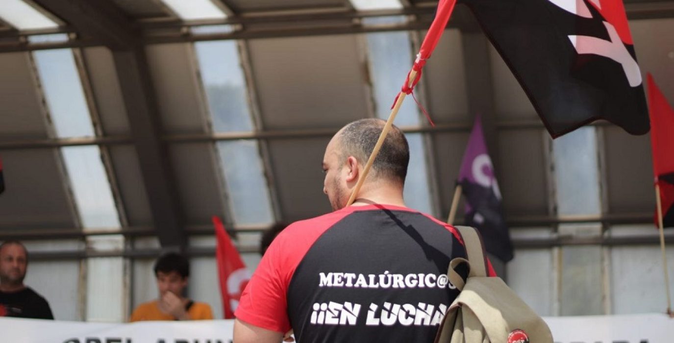 Concentración contra la “represión sindical” y el despido de un trabajador de Stellantis