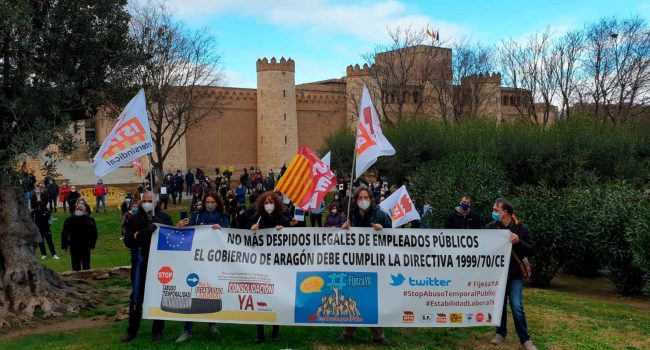 Concentración de personal interino ante la sede de las Cortes de Aragón | Foto: STEPA
