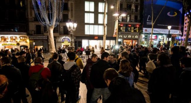 Concentración en Barcelona en repulsa por el asesinato de Jimmy. Foto: Brais G. Rouco