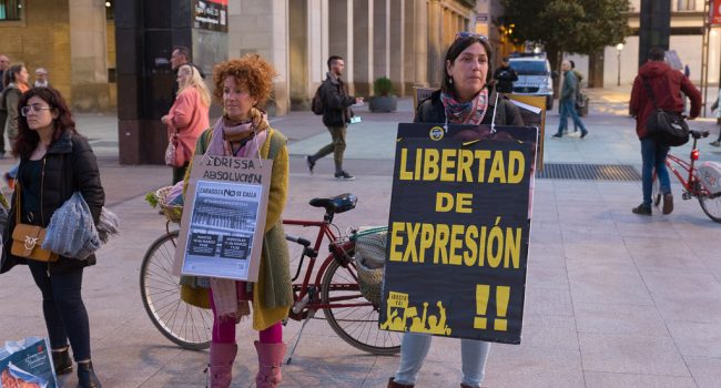 Concentración en Zaragoza en apoyo a Idrissa Gueye. Foto: Pablo Ibáñez (AraInfo)