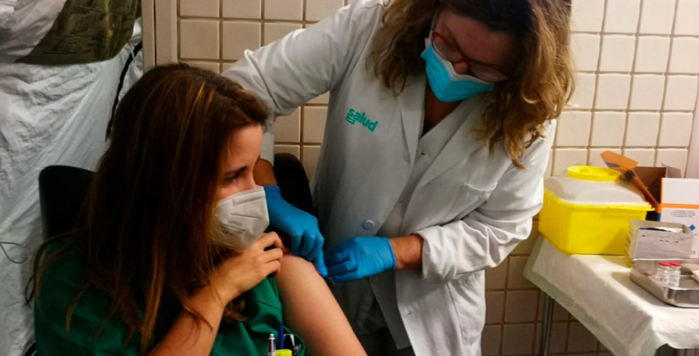 Campaña de vacunación en el Hospital Clínico de Zaragoza | Foto: DGA