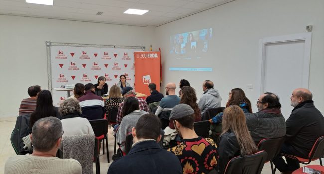 Coordinadora general de IU Aragón, reunida este sábado.