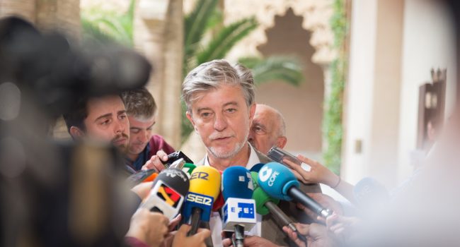 Pedro Santisteve, en una imagen de archivo. Foto: Pablo Ibáñez (AraInfo)