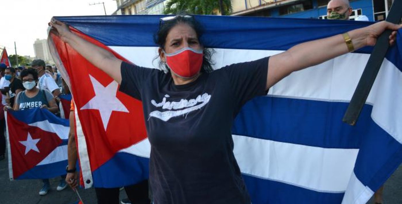 Manifestación en las calles de La Habana en defensa de la Revolución. Foto: Ricardo López Hevia (Granma)