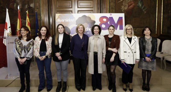 Mujeres participantes en la jornada del 8M organizada por la DPZ.
