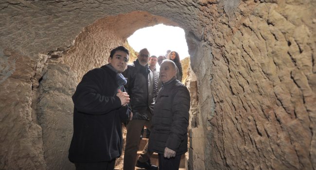 Visita institucional a las trincheras recuperadas por la Diputación oscense y el Ayuntamiento de Monzón.
