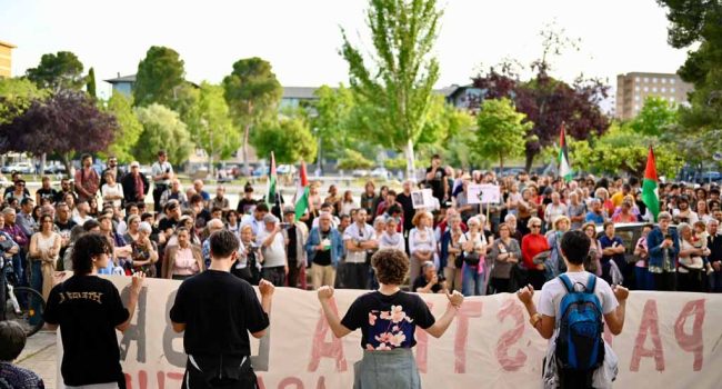 Imagen de la concentración del 9 de mayo en el Campus de San Francisco de la Universidad de Zaragoza. | Foto: Cris Aznar - @crisaznarphoto