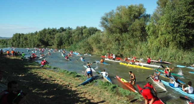 Momento de la salida del XIX Descenso Internacional del Cinca.