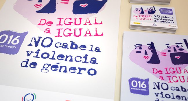 Materiales de la campaña  'De igual a igual'. Foto: Miguel G. García (AZ)