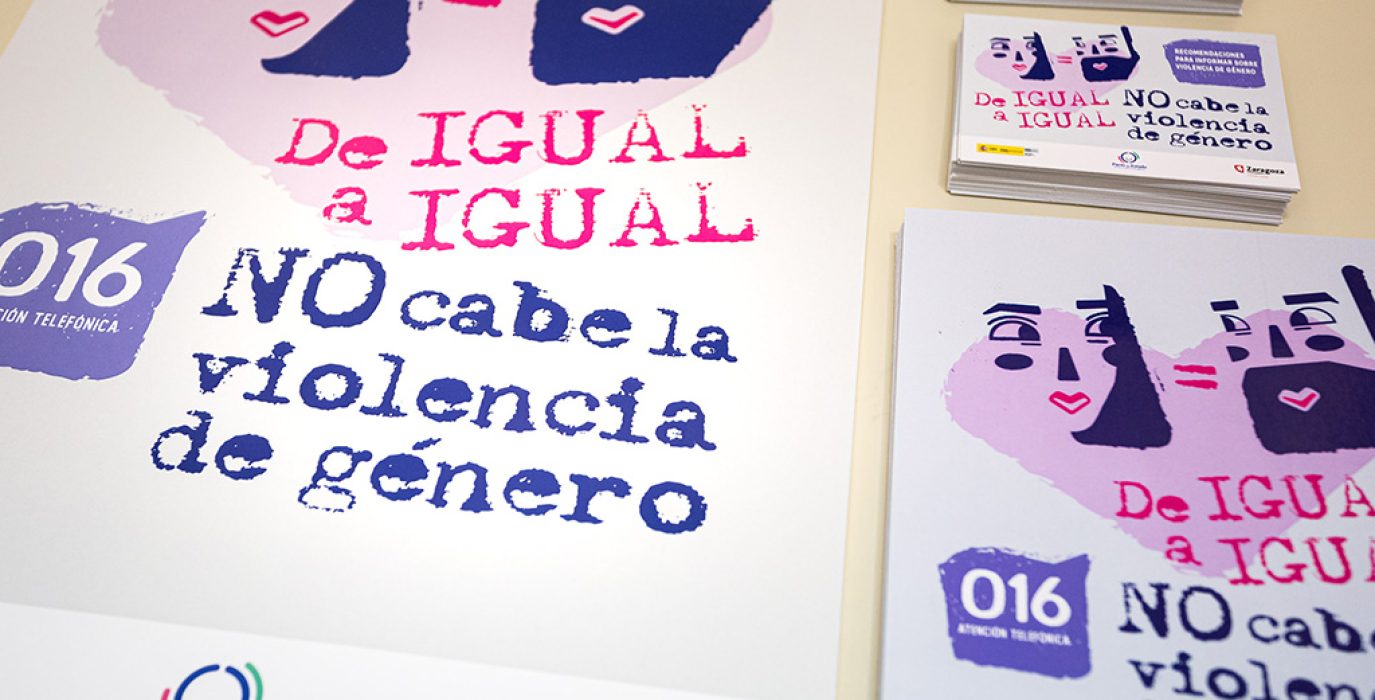 Materiales de la campaña  'De igual a igual'. Foto: Miguel G. García (AZ)