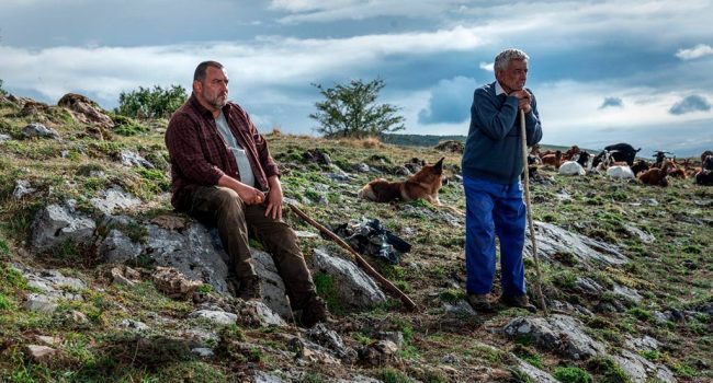 Denis Ménochet y Gonzalo García en la película ‘As Bestas’