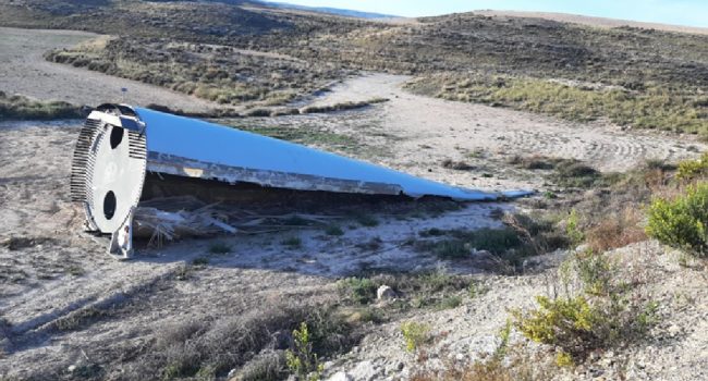 Denuncian vertidos contaminantes y chatarra abandonada de parques eólicos