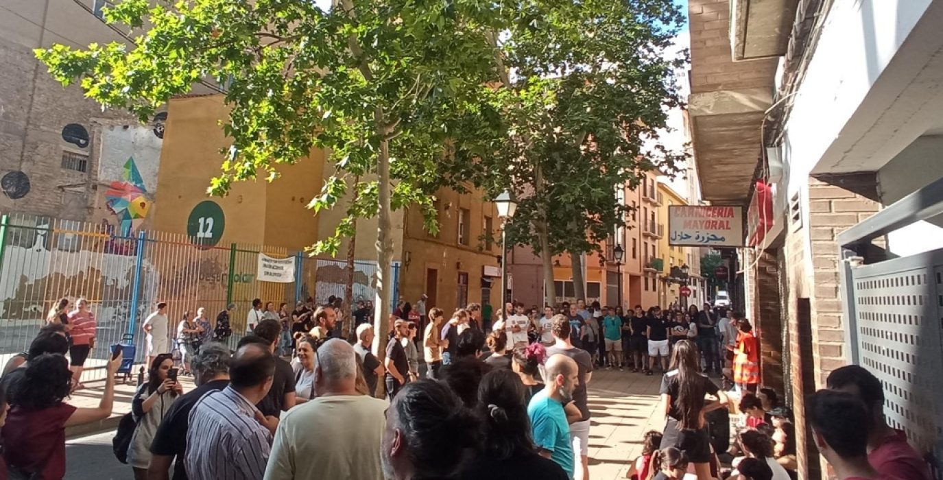 (Archivo) Concentración por el desahucio de Samanta en Zaragoza, julio de 2025 | Foto: SIZ