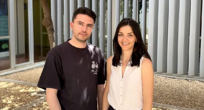 Beatriz Herguedas, investigadora del Instituto BIFI, y Carlos Vega Gutiérrez, investigador de la Universidad de Zaragoza | Foto: Unizar