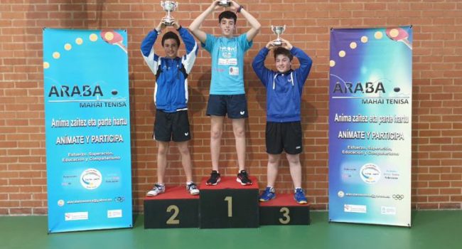 Diego Frago, subcampeón infantil del Torneo de Jóvenes Zona Norte. Foto: Federación Aragonesa de Tenis de Mesa.