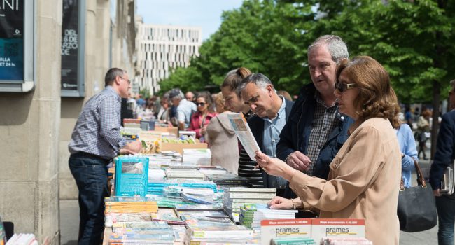 Los libros tomarán el Paseo de la Independencia. Foto: Pablo Ibáñez (AraInfo)