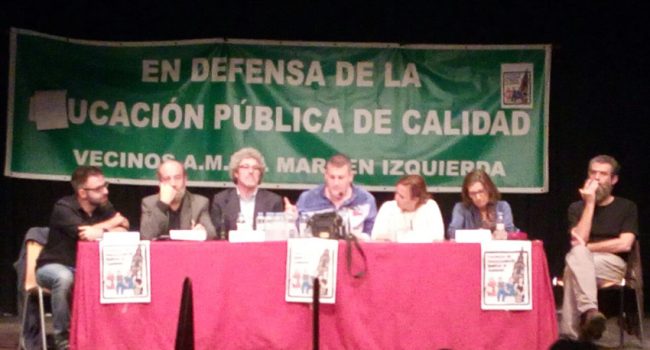 Representantes políticos durante el debate.