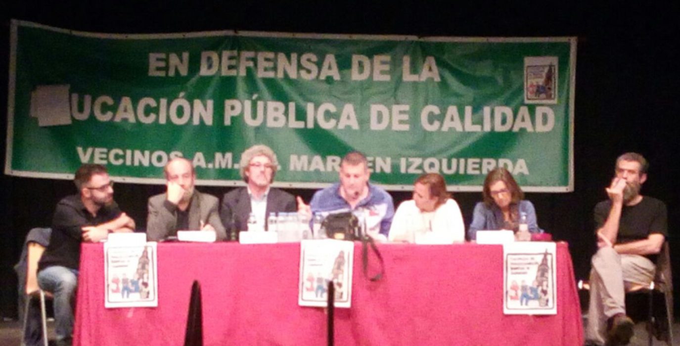 Representantes políticos durante el debate.