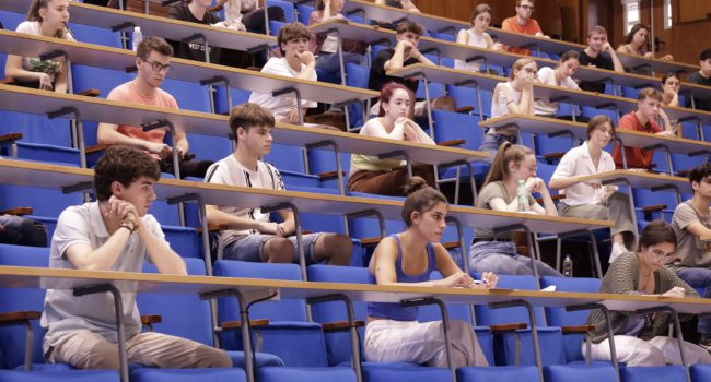 Estudiantes realizando las pruebas EVAU | Foto: Unizar