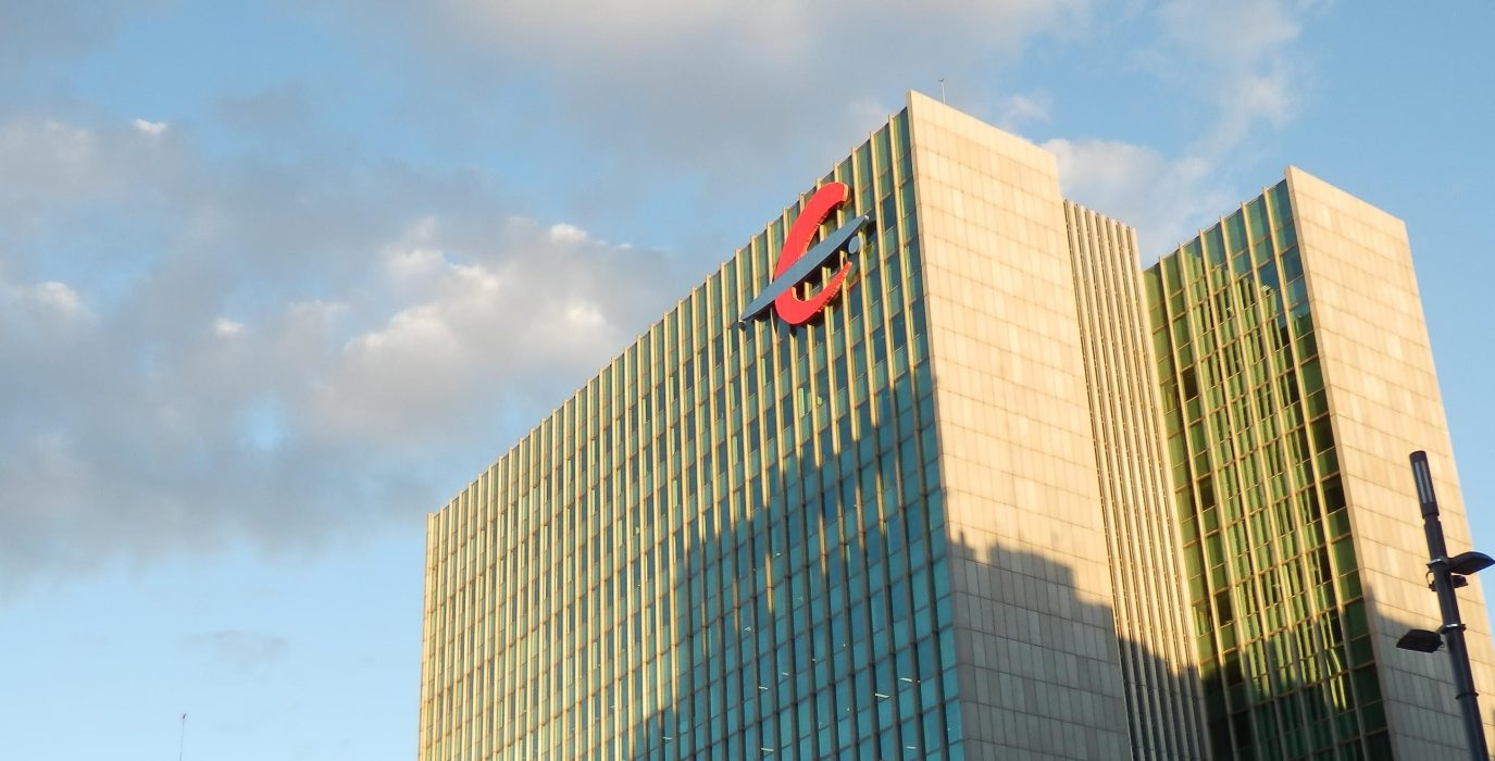 Sede principal de Ibercaja en Zaragoza.