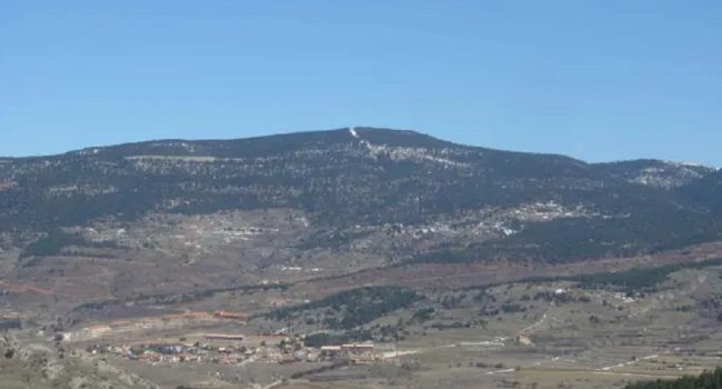 El Pico de Peñarroya, en la Sierra de Gúdar del Sistema Ibérico aragonés, es con sus 2028 metros de altitud la máxima elevación del sur del país | Foto: Turismo de Aragón