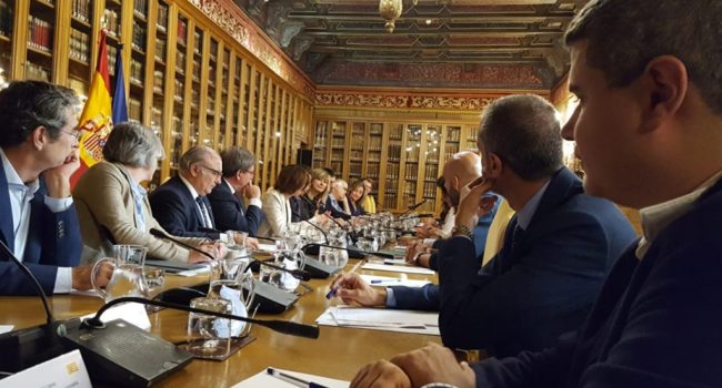 El director general Julio Embid, primero a la derecha, en la Conferencia Sectorial de Memoria Histórica celebrada en el Ministerio de Justicia. Foto: DGA