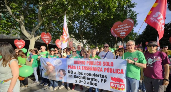 (Archivo) Manifestación unitaria por la Educación pública del pasado mes de mayo en Zaragoza