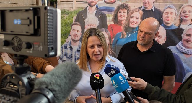 Elena Tomás, portavoz de ZeC, y Suso Domínguez, concejal de la formación municipalista | Foto: Iker G. Izagirre / AraInfo