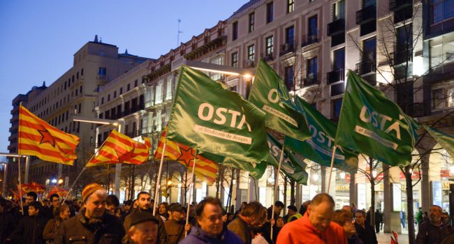 Sindicalistas de OSTA en la manifestación de Empresas en Lucha en Zaragoza. Foto: Pablo Ibáñez (AraInfo)