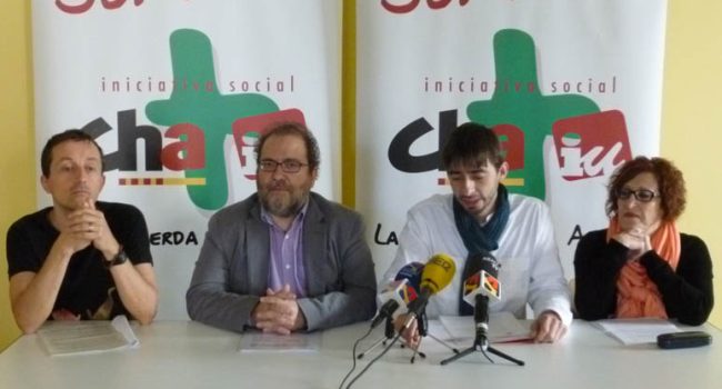 De izquierda a derecha: Pepe Paz, Chesus Yuste (CHA), Alvaro Sanz (IU) y Maribel Martínez (Iniciativa Social)