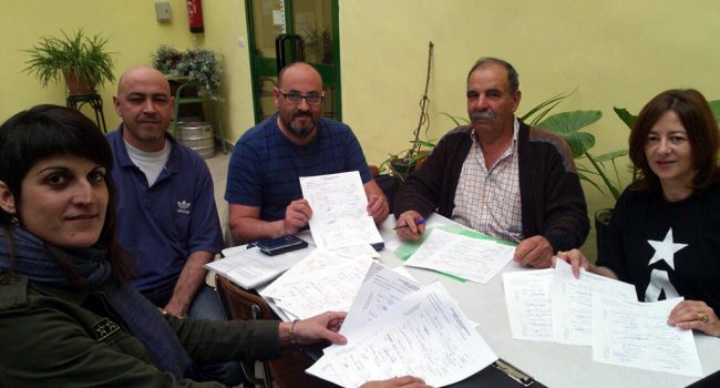 Miembros de Entabán con los avales.