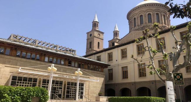 Entrada al Edificio Pignatelli, sede de la DGA.