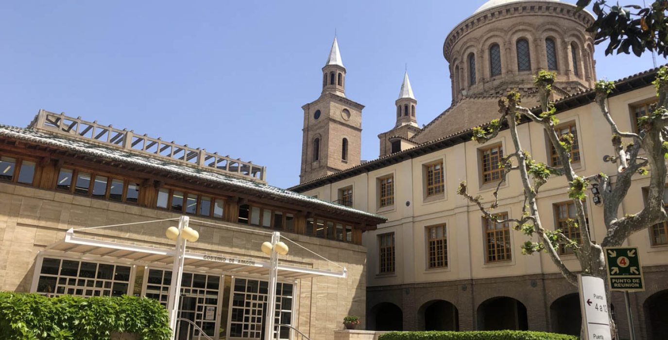 Entrada al Edificio Pignatelli, sede de la DGA.