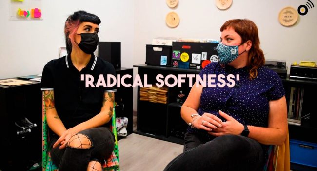 Bárbara Rebel y Melanie Aliaga son las responsables de la exposición 'Radical Softness', que se puede visitar hasta el 31 de mayo en Simbiosis Shop.