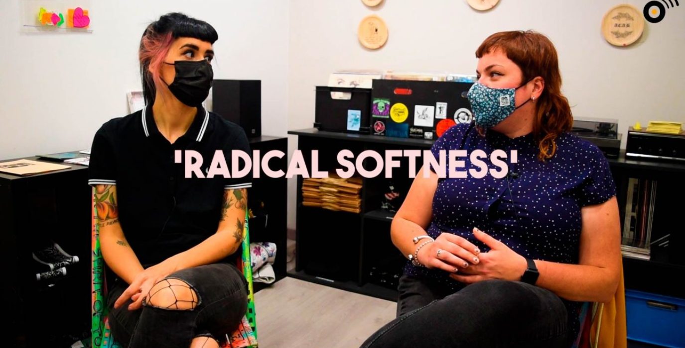 Bárbara Rebel y Melanie Aliaga son las responsables de la exposición 'Radical Softness', que se puede visitar hasta el 31 de mayo en Simbiosis Shop.
