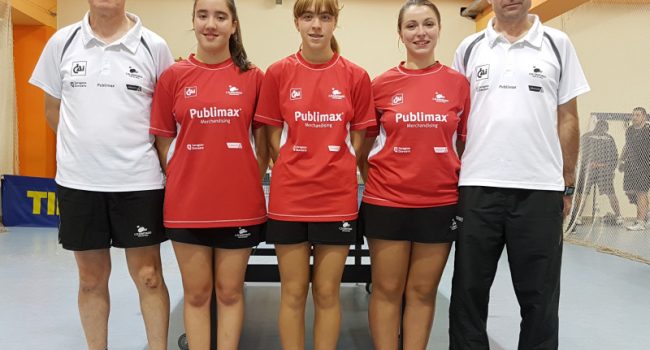 Equipo del Publimax CAI Santiago desplazado a València con sus entrenadores.