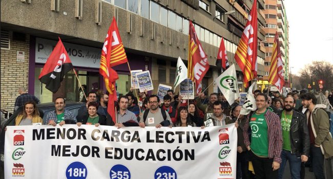 Concentración en la sede de Podemos. Foto: @horademoviliza1