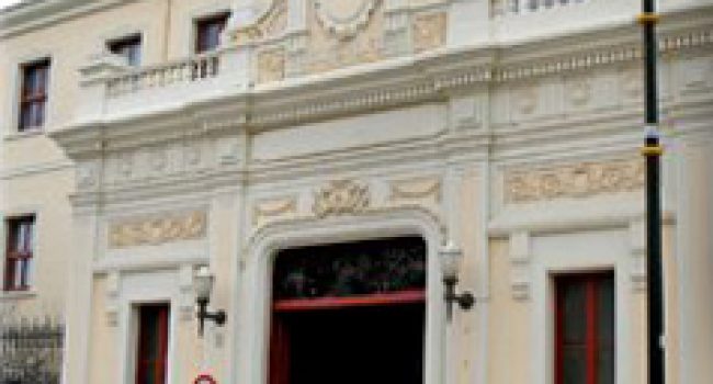 La Escuela Municipal de Teatro inició su actividad en 1981. Foto: AZ