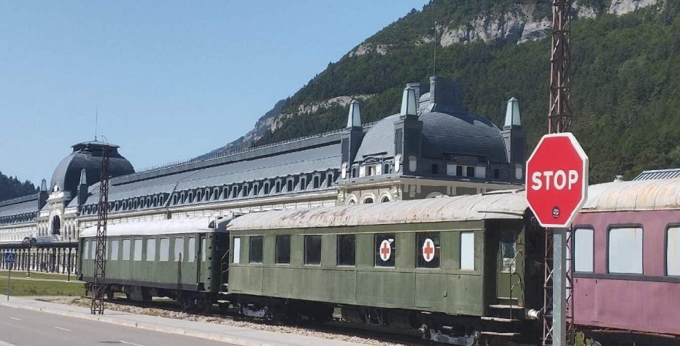 Estación de Canfranc Asociación para la Recuperación de la Memoria Histórica (ARMH) colaboración entre Franco y Hitler