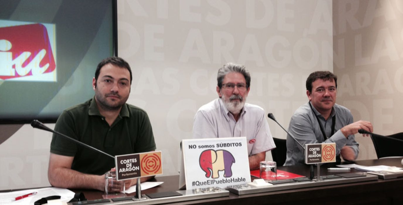 Estévez, Adolfo Barrena y Jesús García Usón durante una rueda de prensa.