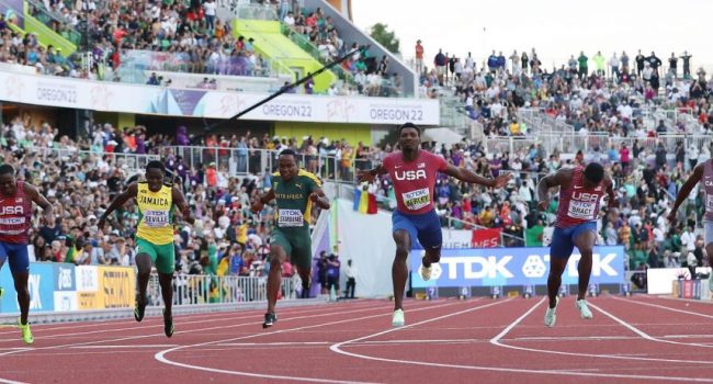 Triplete de EEUU en los 100, con Fred Kerley (oro), Marvin Bracy (plata) y Trayvon Bromell (bronce). Foto: World Athletics