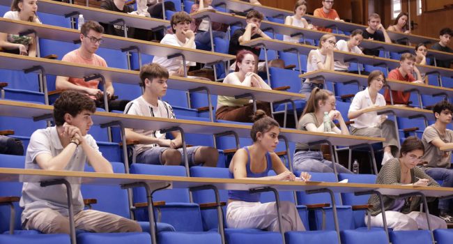 Estudiantes realizan la prueba de la EvAU en Zaragoza | Foto: Unizar