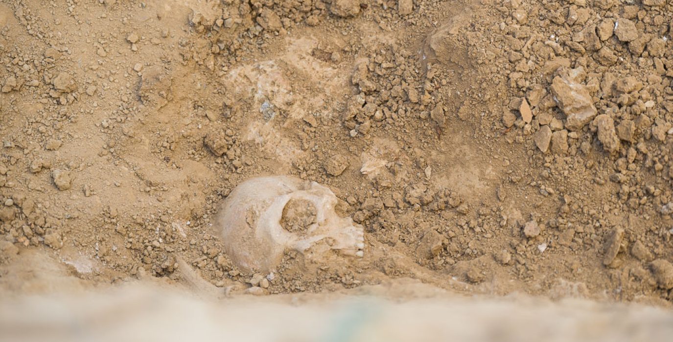 Exhumación en Uesca de 12 vecinos de Angües. Foto: Pablo Ibáñez (AraInfo)
