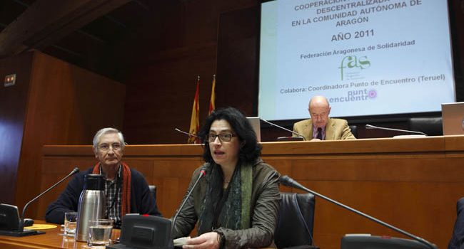 María Jesús Sanz y Ricardo Álvarez, de la FAS, durante una presentación en las Cortes el pasado año.